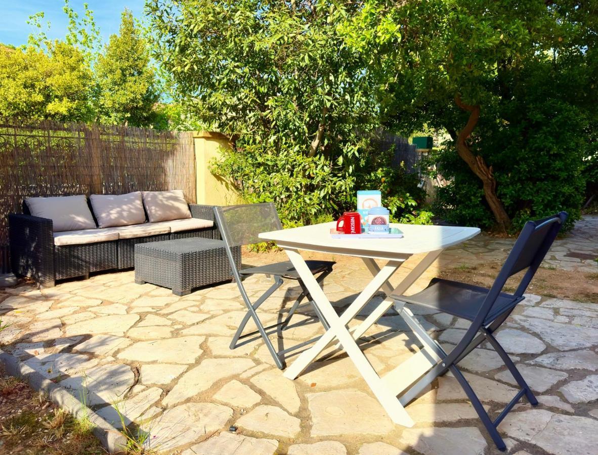 Studio Au Calme Tout Confort Proche Des Plages - Jardin Wifi Parking Fréjus Esterno foto